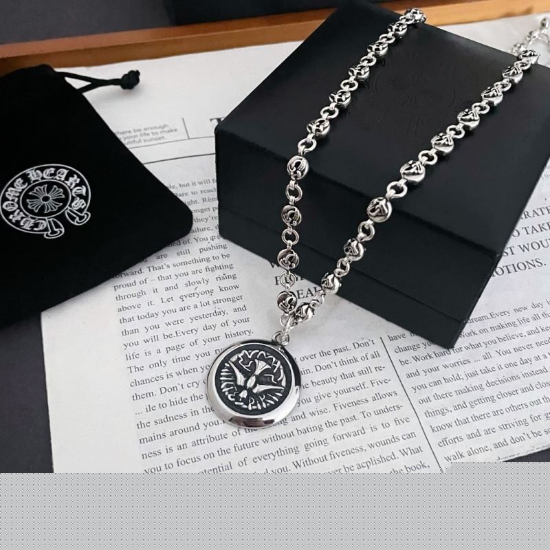Ch**me He**ts necklaces